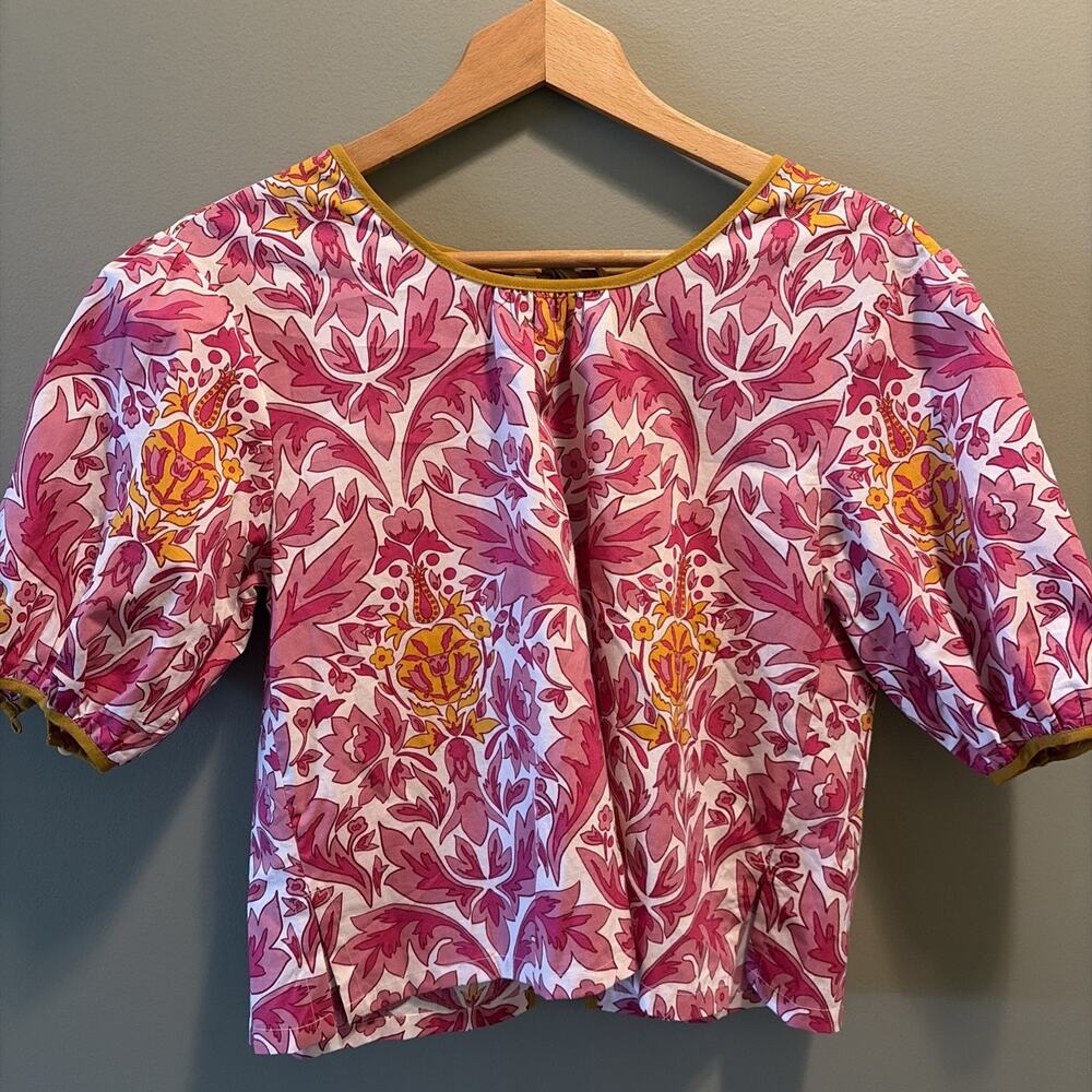 Beyond by Vera Size Small Lilly Pomegranate Open Tie Back Puffy Sleeve Blouse